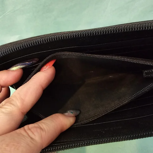 Prada Saffiano leather black zip around wallet - Picture 11 of 13